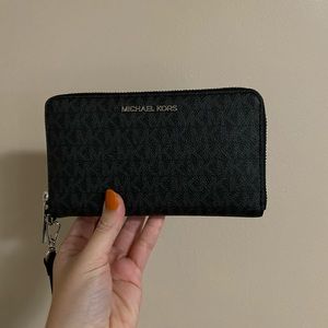 Michael Kors wristlet